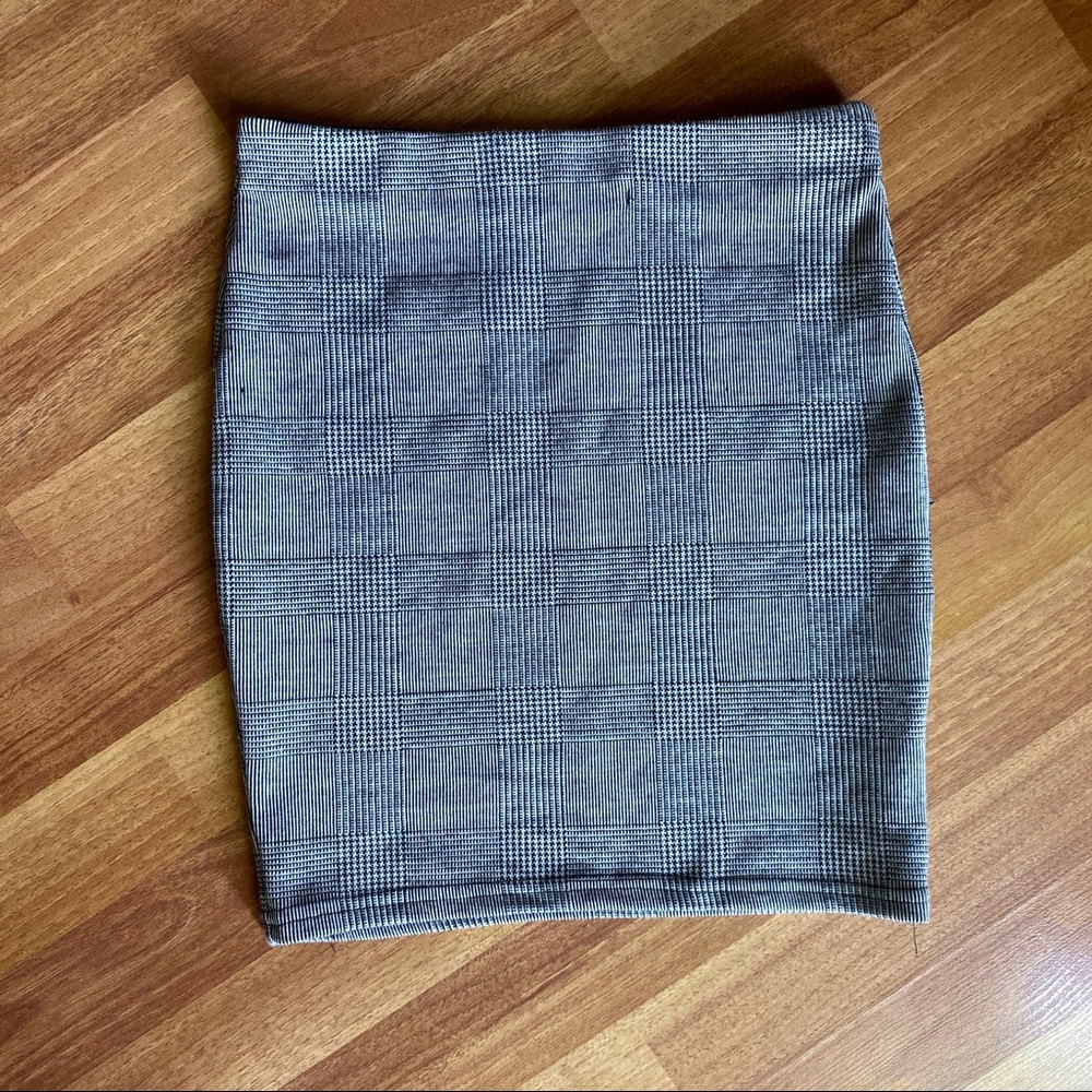 PENCIL SKIRT